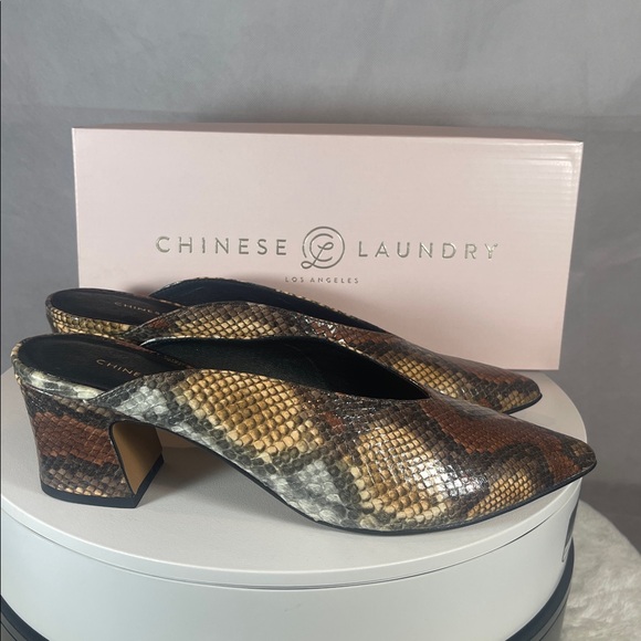 Chinese Laundry Women's Multi-Tone Snakeskin Mules , Size 9 . - Picture 10 of 10